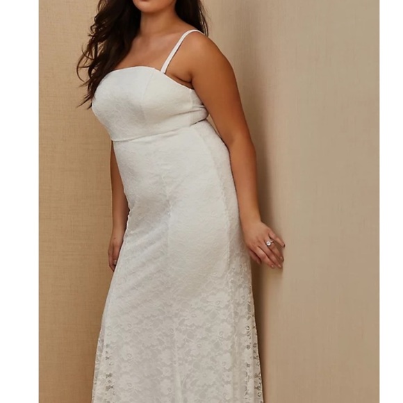 TORRID NWT WHITE LACE STRAPLESS FIT & FLARE WEDDING DRESS - Picture 2 of 6